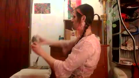 Snapshot of skylova69 chatting on April 19, 10:34 pm skylova69 online show from April 19, 10:34 pm