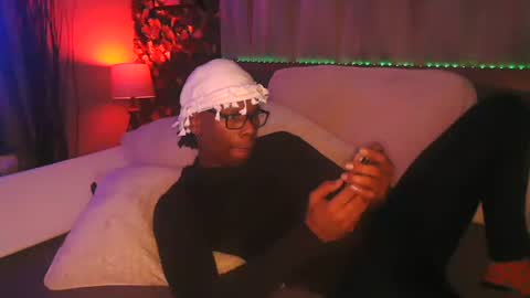 skyonetoo3 online show from December 13, 10:59 pm