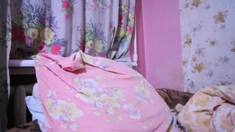 skyressie333 online show from January 6, 3:40 pm