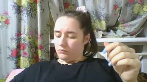 skyressie333 online show from January 8, 7:34 pm