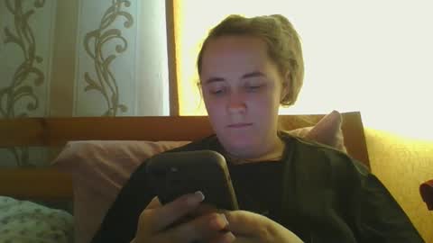 skyressie333 online show from October 13, 11:10 am