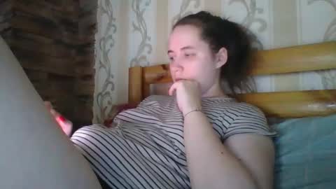 skyressie333 online show from February 24, 9:02 pm