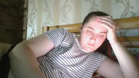 skyressie333 online show from April 29, 7:09 pm