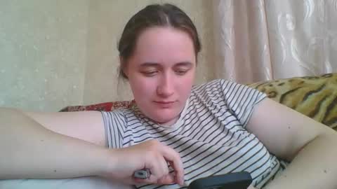 skyressie333 online show from May 2, 12:54 pm