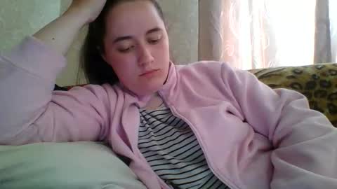 skyressie333 online show from May 12, 6:54 am