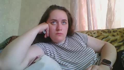 skyressie333 online show from May 24, 10:42 am