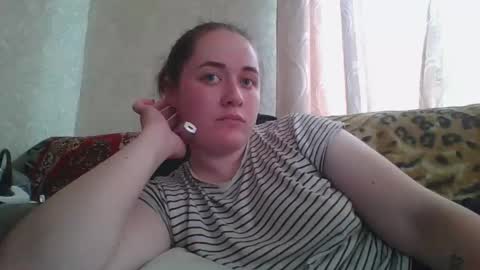 skyressie333 online show from May 26, 10:44 am