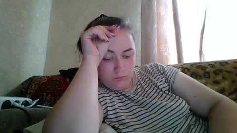 skyressie333 online show from May 27, 6:54 am