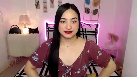 Queen Cyrine online show from February 15, 5:15 am