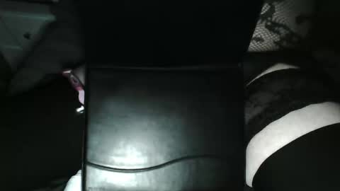 Snapshot of slaveass69 chatting on February 5, 11:02 am men use me live online show from February 5, 11:02 am