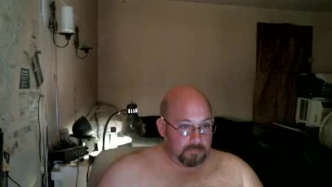 Snapshot of slavejim518 chatting on November 27, 3:08 am slavejim online show from November 27, 3:08 am