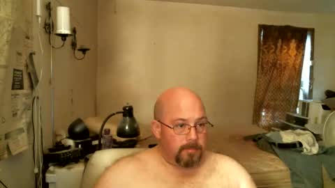 Snapshot of slavejim518 chatting on December 20, 6:59 pm slavejim online show from December 20, 6:59 pm