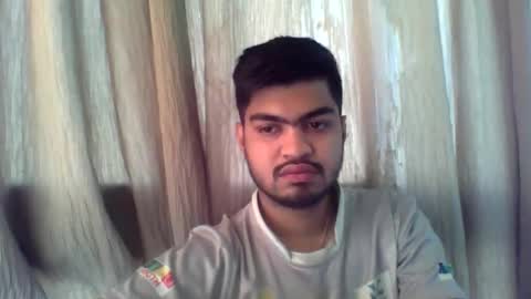 Snapshot of slavesj18 chatting on December 20, 4:41 am Add me on hangout sjcool1998 online show from December 20, 4:41 am