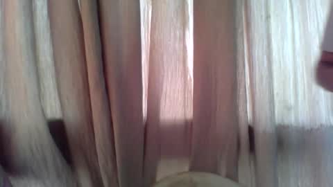 Snapshot of slavesj18 chatting on December 21, 6:31 am Add me on hangout sjcool1998 online show from December 21, 6:31 am