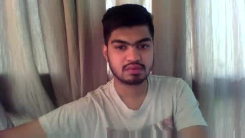 Snapshot of slavesj18 chatting on December 22, 4:09 am Add me on hangout sjcool1998 online show from December 22, 4:09 am