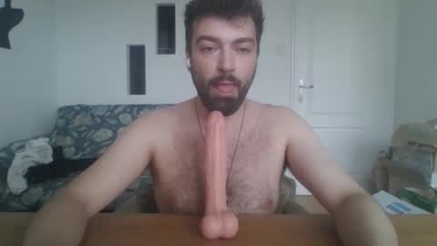 Snapshot of slavic_sword chatting on May 17, 3:41 pm slavic_sword online show from May 17, 3:41 pm