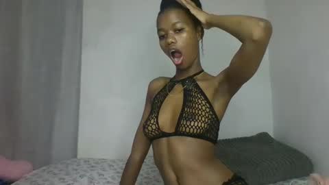 Snapshot of slaybby chatting on September 23, 8:34 pm Slaybby online show from September 23, 8:34 pm