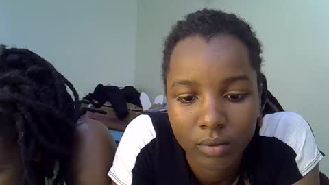 sleciah online show from December 23, 9:40 am