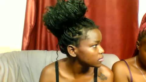 Snapshot of sleek_ass chatting on February 23, 1:42 pm sleek_ass online show from February 23, 1:42 pm