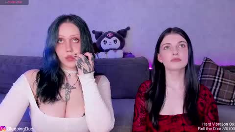 Snapshot of sleepingduo chatting on July 3, 12:11 pm Hi We are Iva and Angela Nice to meet u 3 online show from July 3, 12:11 pm