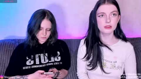 Snapshot of sleepingduo chatting on July 23, 7:45 pm Hi We are Iva and Angela Nice to meet u 3 online show from July 23, 7:45 pm
