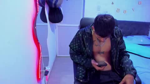 Snapshot of slim_master12 chatting on January 22, 6:10 am slim_master12 online show from January 22, 6:10 am