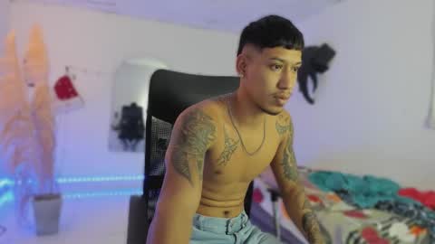 Snapshot of slim_master12 chatting on December 13, 11:10 pm slim_master12 online show from December 13, 11:10 pm