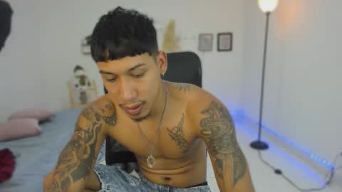 Snapshot of slim_master12 chatting on January 8, 12:24 am slim_master12 online show from January 8, 12:24 am