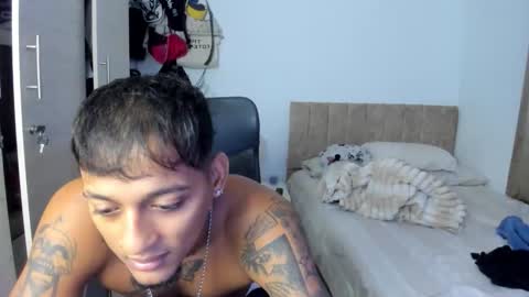 Snapshot of slim_master12 chatting on March 19, 9:08 pm slim_master12 online show from March 19, 9:08 pm