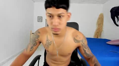 Snapshot of slim_master12 chatting on April 5, 3:04 am slim_master12 online show from April 5, 3:04 am