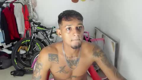 Snapshot of slim_master12 chatting on April 15, 4:30 am slim_master12 online show from April 15, 4:30 am