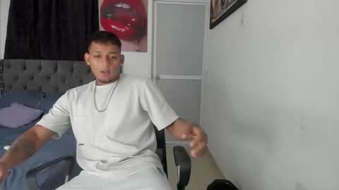 Snapshot of slim_master12 chatting on May 30, 11:46 pm slim_master12 online show from May 30, 11:46 pm
