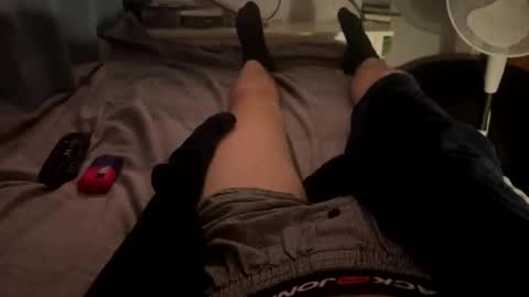 Snapshot of slimboy6900 chatting on February 13, 1:12 am slimboy6900 online show from February 13, 1:12 am