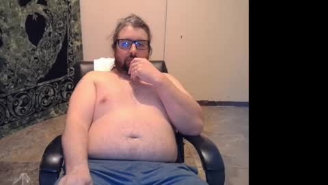 Snapshot of slimdizzy64 chatting on February 26, 12:05 am slave drew or slut online show from February 26, 12:05 am