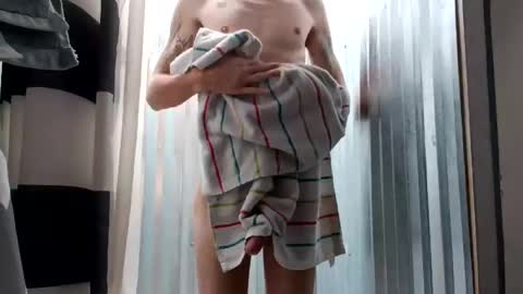 Snapshot of slimjpickin chatting on January 12, 5:44 pm slimjpickin online show from January 12, 5:44 pm