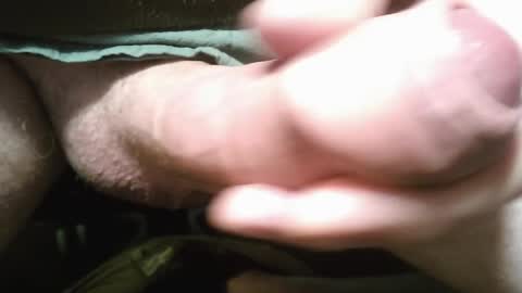 Snapshot of slimsmiler chatting on April 16, 9:43 am slimsmiler online show from April 16, 9:43 am