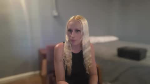 slip_inslide online show from December 4, 10:18 pm