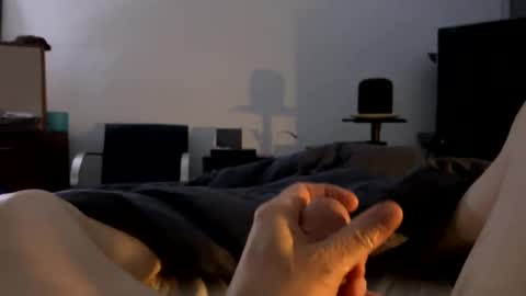 Snapshot of slipseven chatting on April 14, 3:23 am Davids First Week Come Say Hi new straight nicedick edging sensual online show from April 14, 3:23 am