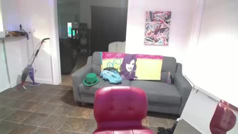 Snapshot of slomoblendz chatting on March 11, 10:51 am slomoblendz online show from March 11, 10:51 am