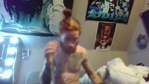 Snapshot of slomoblendz chatting on February 21, 3:24 pm slomoblendz online show from February 21, 3:24 pm