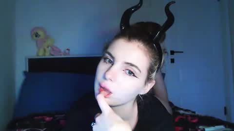 Snapshot of sloomonata chatting on November 1, 4:14 am sloomonata online show from November 1, 4:14 am