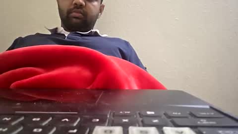 Snapshot of slothslav chatting on February 7, 3:32 am slothslav online show from February 7, 3:32 am