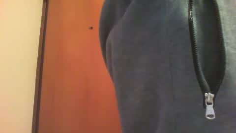 Snapshot of slut_eneemis_slave chatting on December 4, 3:54 pm SluttySub online show from December 4, 3:54 pm