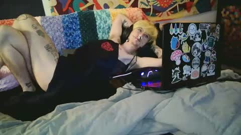 Snapshot of slutcrust chatting on September 14, 9:58 pm slutcrust online show from September 14, 9:58 pm