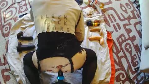 Snapshot of slutgurl_pdx chatting on February 6, 11:08 pm slutgurl_pdx online show from February 6, 11:08 pm