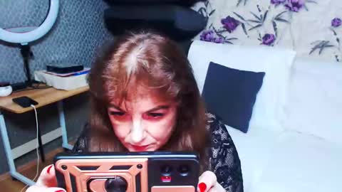 Snapshot of slutishmami chatting on January 9, 5:43 am slutihmami online show from January 9, 5:43 am