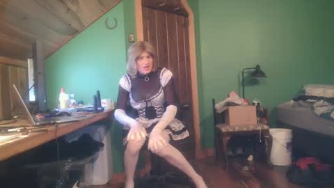 Snapshot of slutjennifertransxx chatting on September 14, 2:00 am slutjennifertransxx online show from September 14, 2:00 am