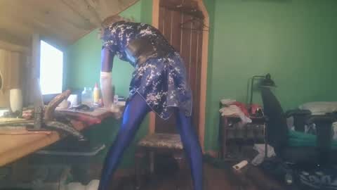Snapshot of slutjennifertransxx chatting on October 9, 3:04 am slutjennifertransxx online show from October 9, 3:04 am
