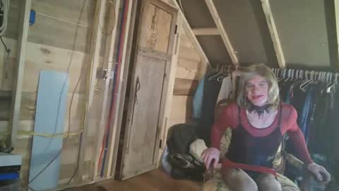 slutjennifertransxx online show from February 13, 4:19 am