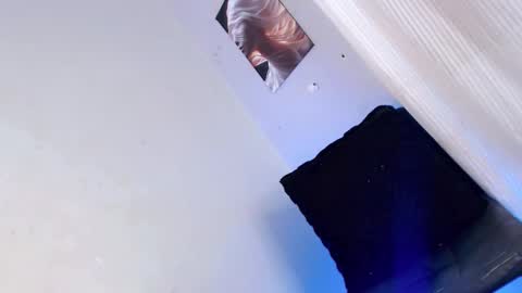 slutnextdoor28 online show from March 29, 1:44 pm